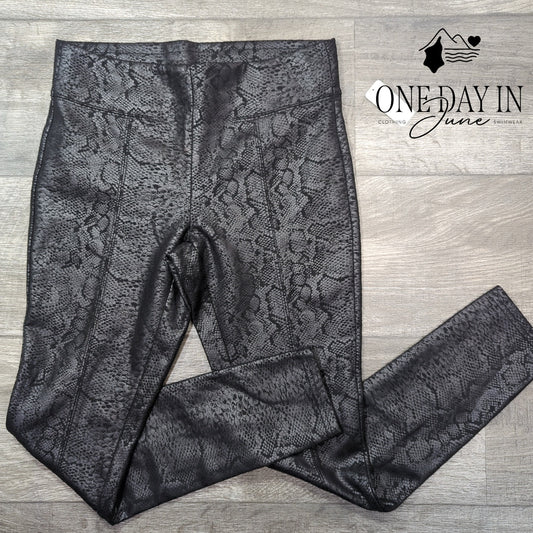 Anna & Ava Snake Print Ankle Legging Size M
