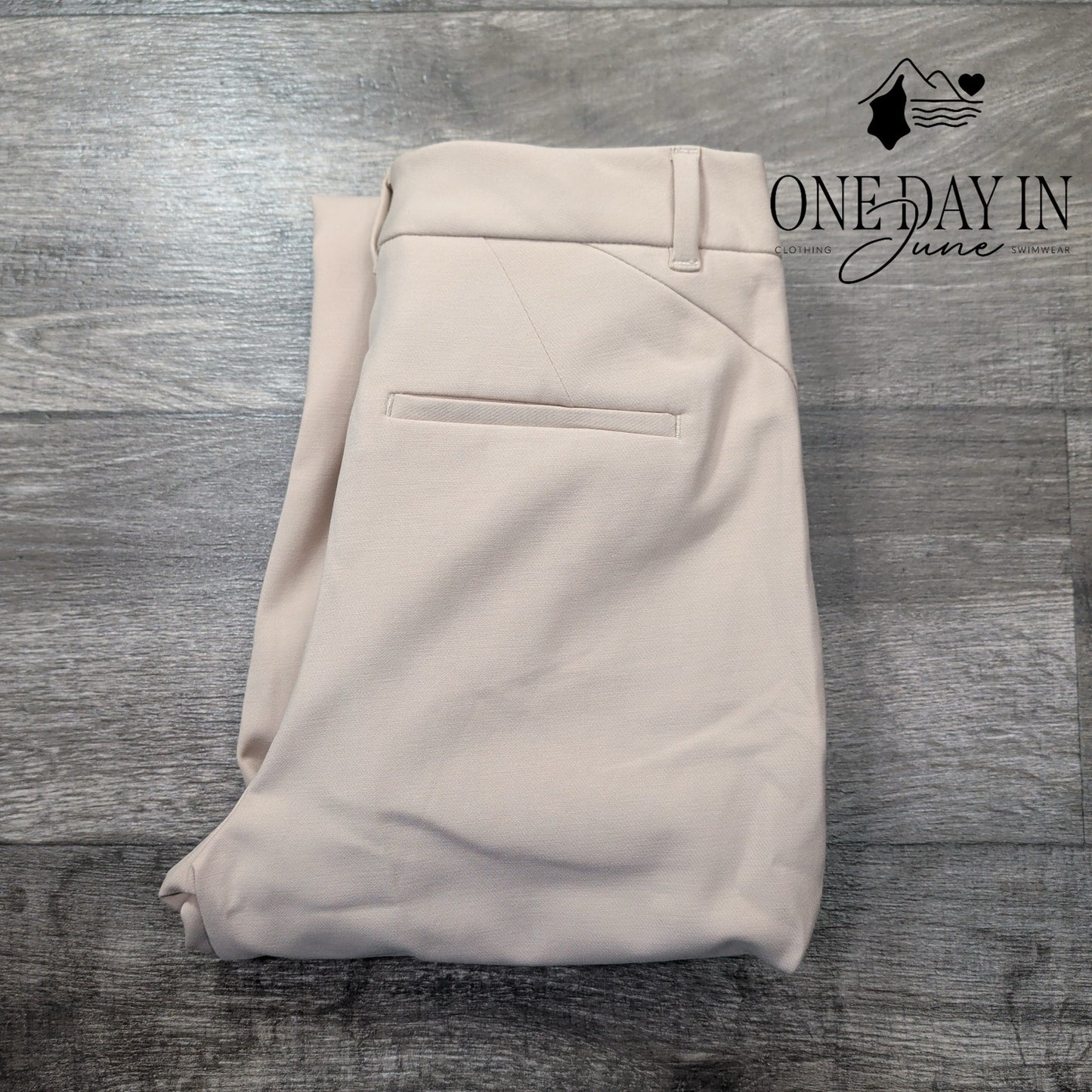 White House Black Market The Slim Ankle Pants Size 6