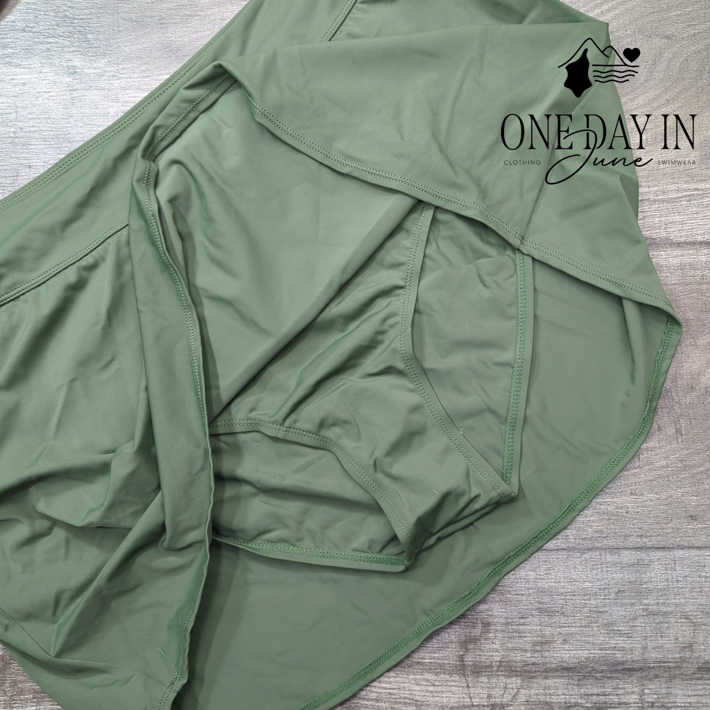 D&Co. Skirted Tankini Swimsuit Size 16