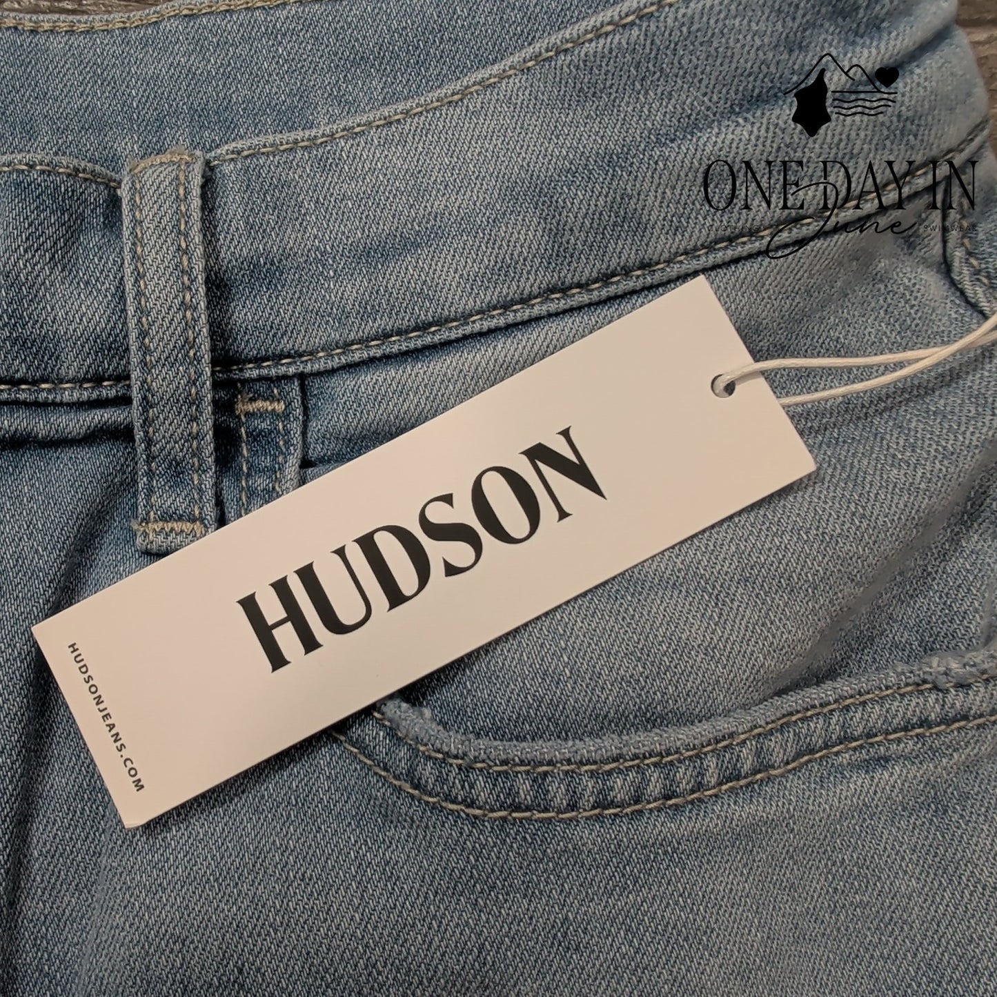 Hudson Jamie High Waist Wide Leg Jeans Light Wash NWT Size 8 (29)