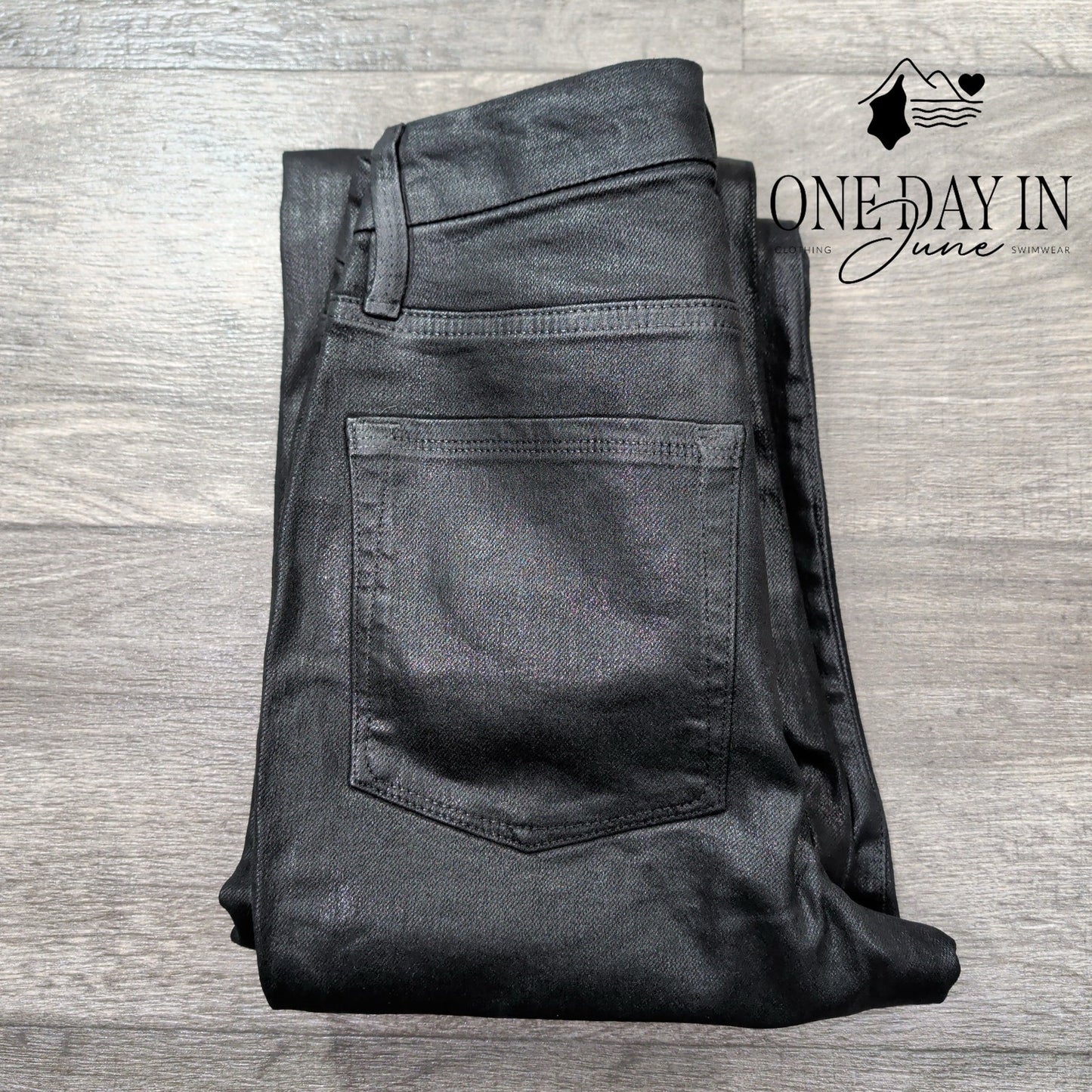 Good American Good Classic Coated Jeans Black High Rise Straight NWT Size 4