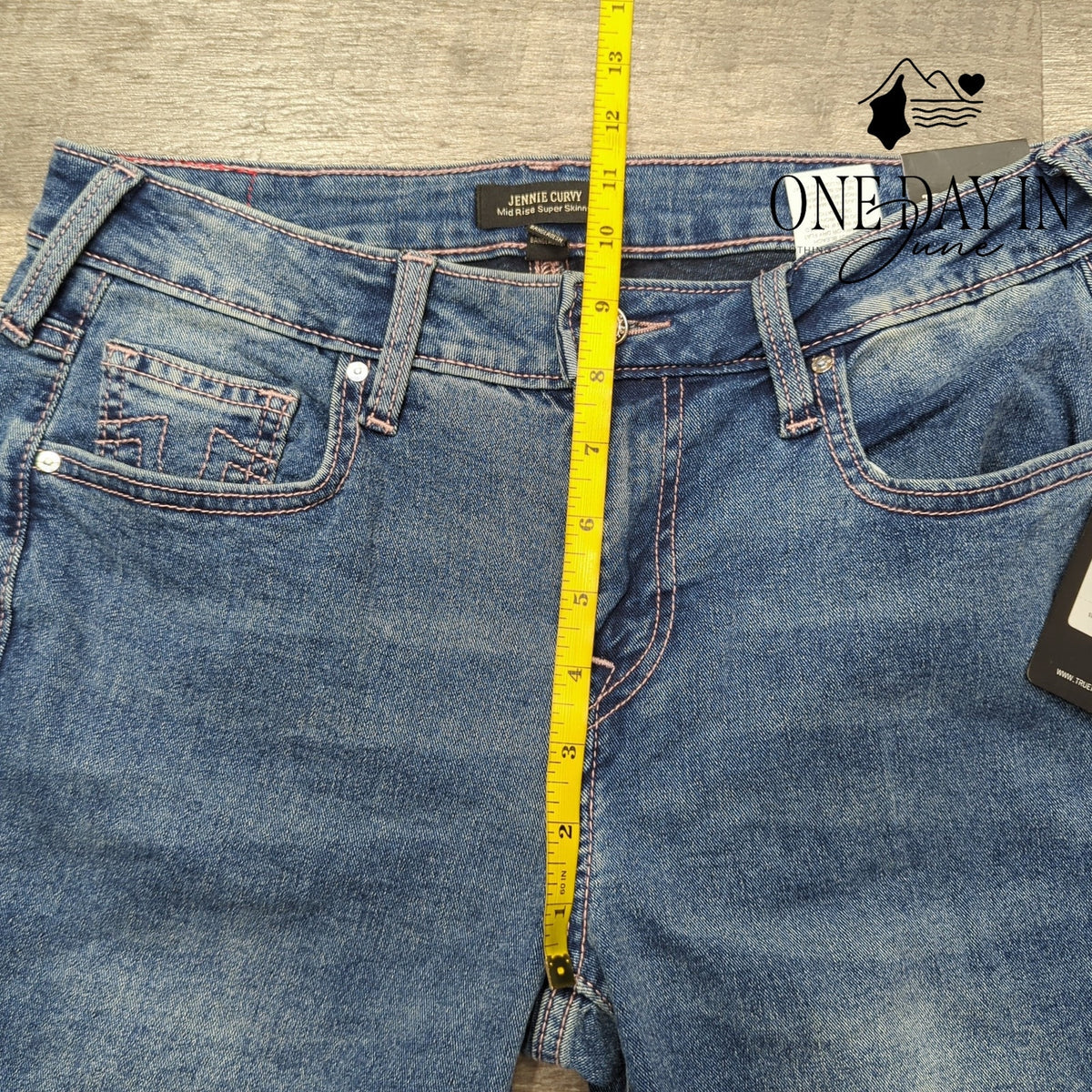 True Religion Jennie Crystal Curvy Mid Rise Super Skinny Jeans NWT Size 28 (6)