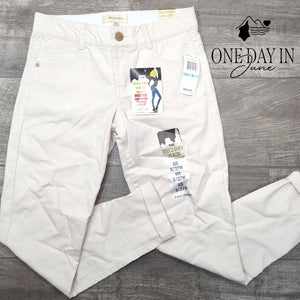 Rewind Techno Tuck Mid Rise Skinny Jeans White NWT Juniors Size 5