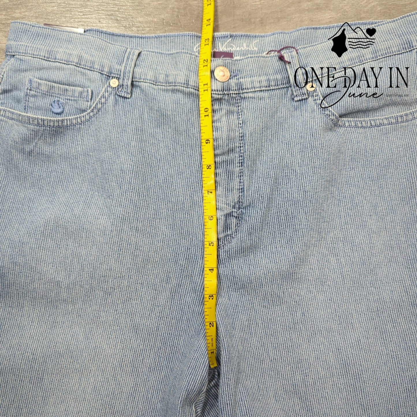 Gloria Vanderbilt Amanda Capri Jeans Size 16