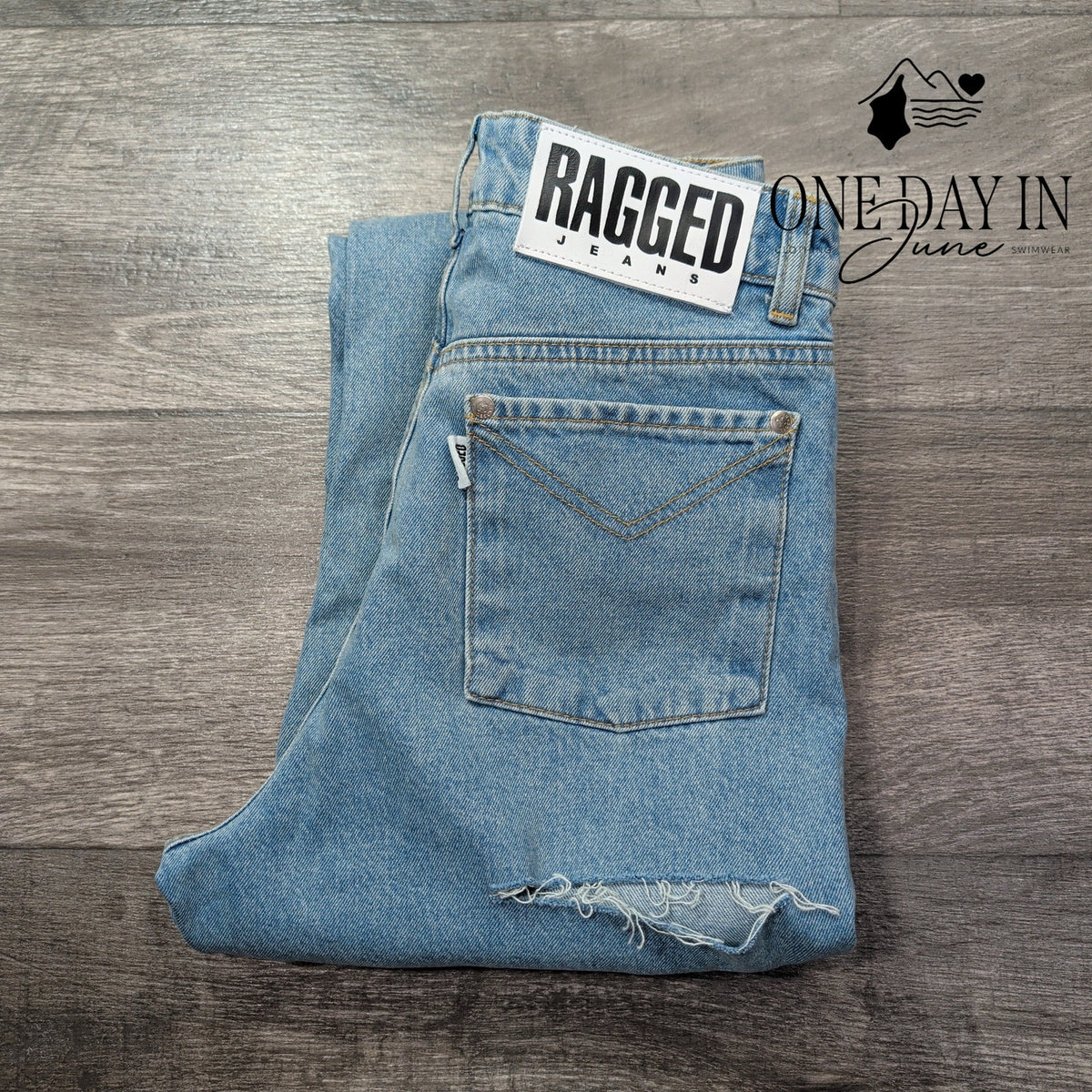 Ragged Jeans High Rise Straight Leg Jeans Light Wash NWT Size 2