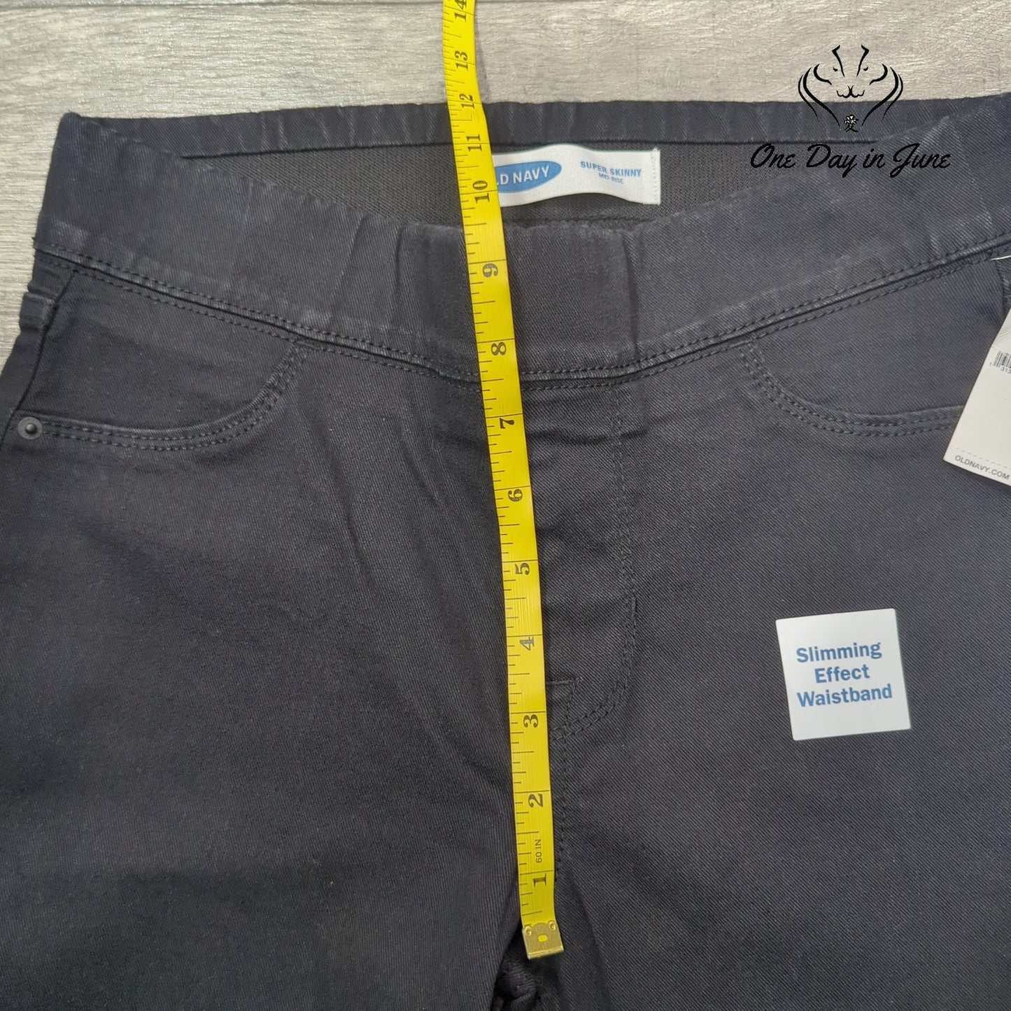 Old Navy Pull On Mid Rise Super Skinny Jeans Size 6