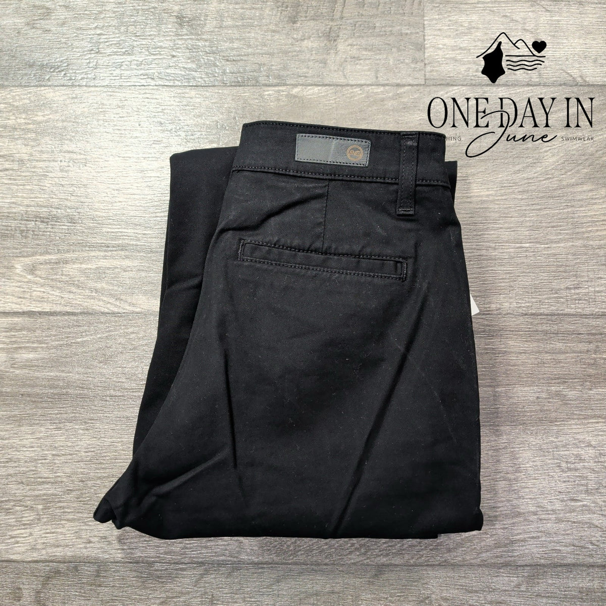 AG Adriano Goldschmied The Layla Cropped Flare Trouser Pants Black NWT Size 4