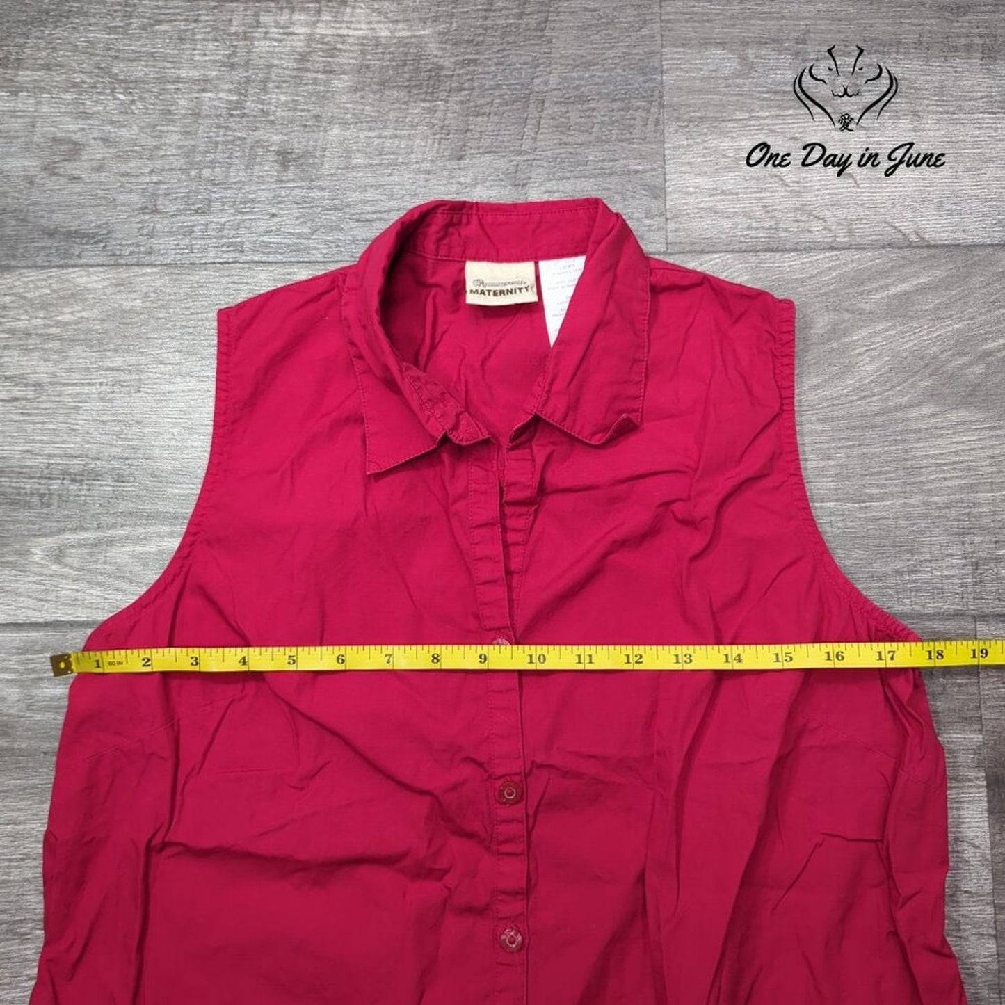 Announcements Maternity Button Front Top Size S