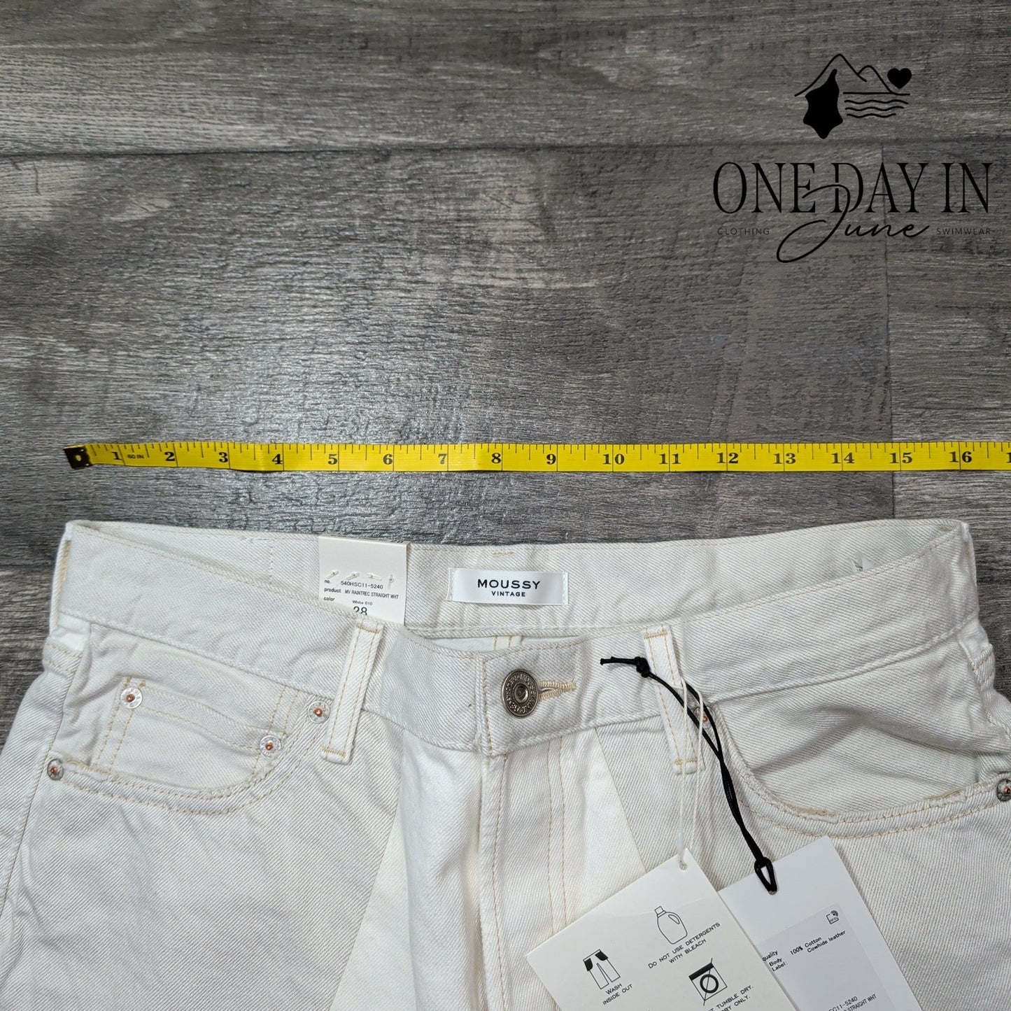 Moussy Vintage Raintrec Straight Jeans White Split Raw Hem NWT Size 6 (28)
