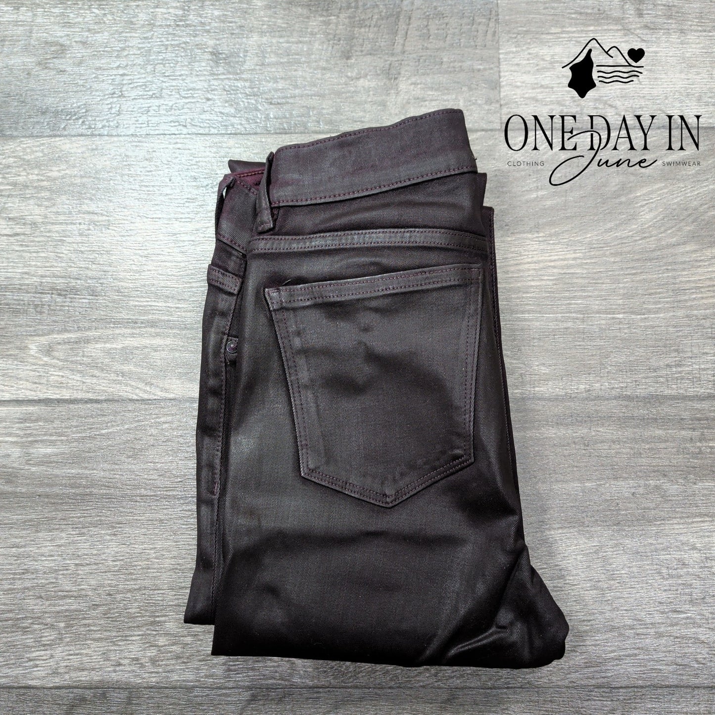 DL1961 Mara Straight Ultimate Coated Jeans Size 8 (29)