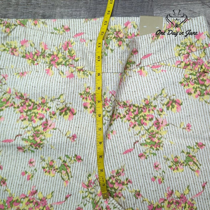 Chico's Ikat Floral Slim Capri Size 2.5 (14)