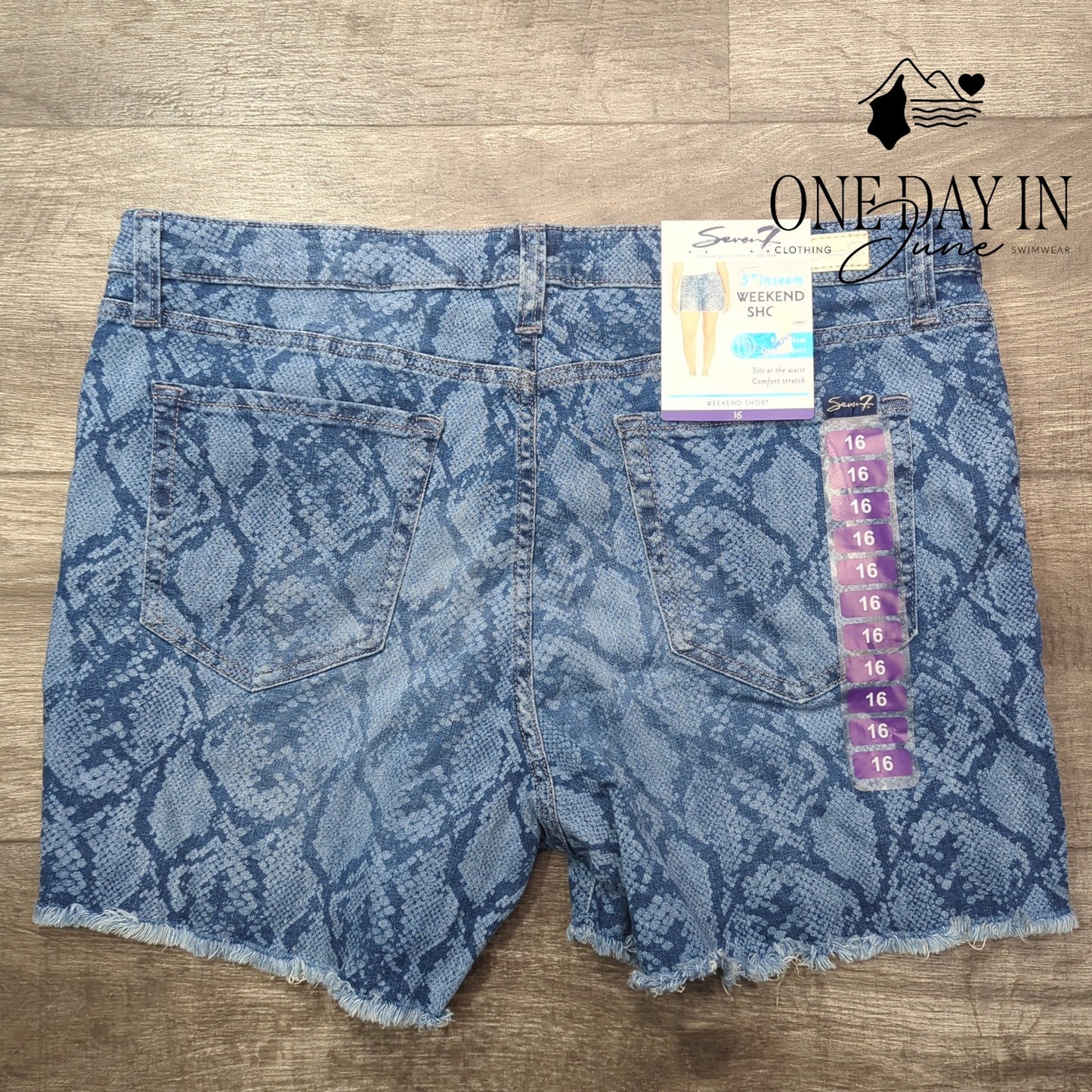 Seven7 5" Weekend Shorts Size 16