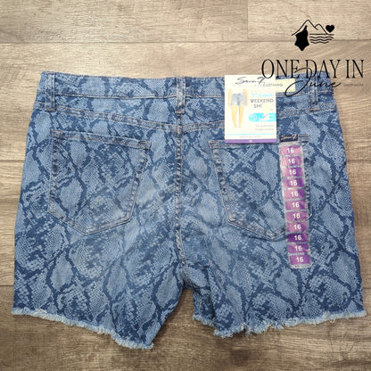 Seven7 5" Weekend Shorts Size 16