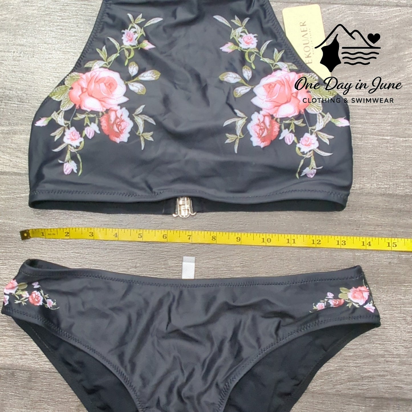 Ekouaer High Neck Halter Bikini Swimsuit Size M