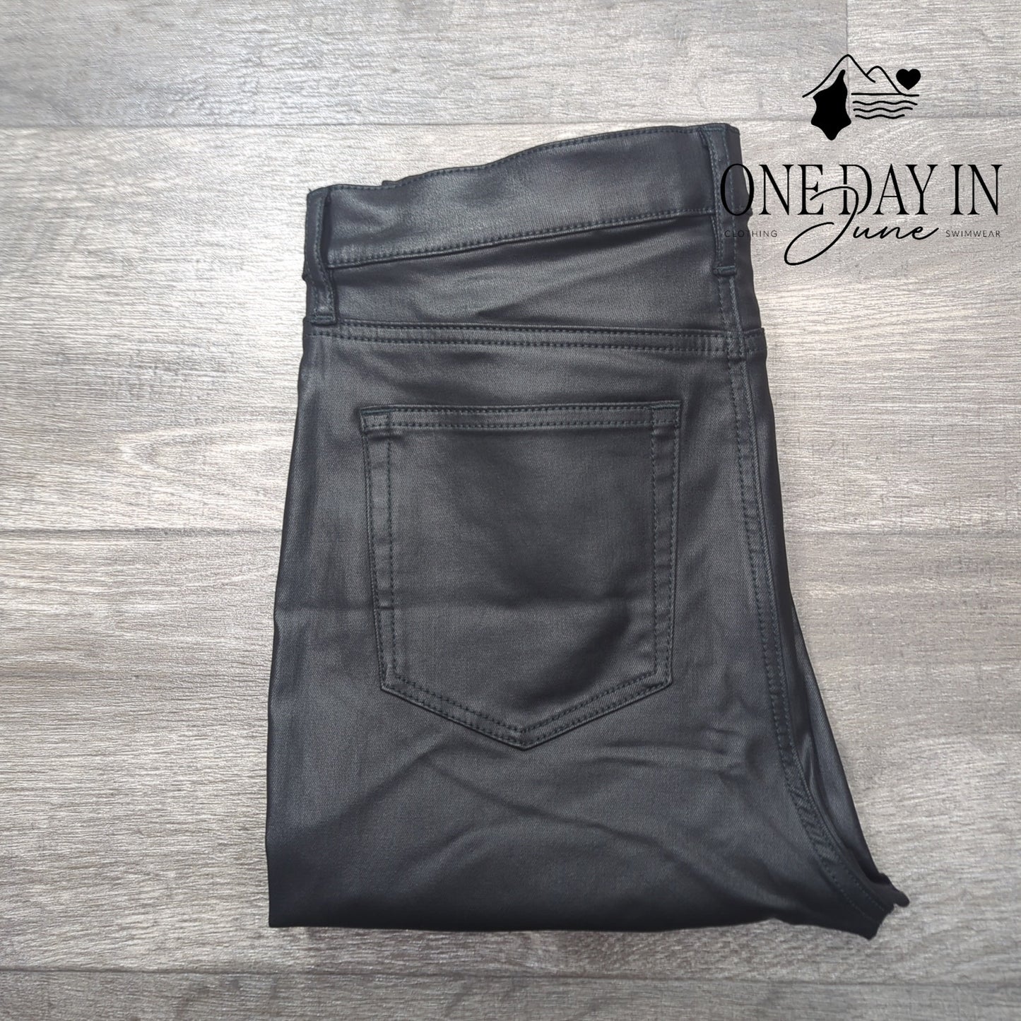 Loft Coated Denim The Skinny Jeans Size 6