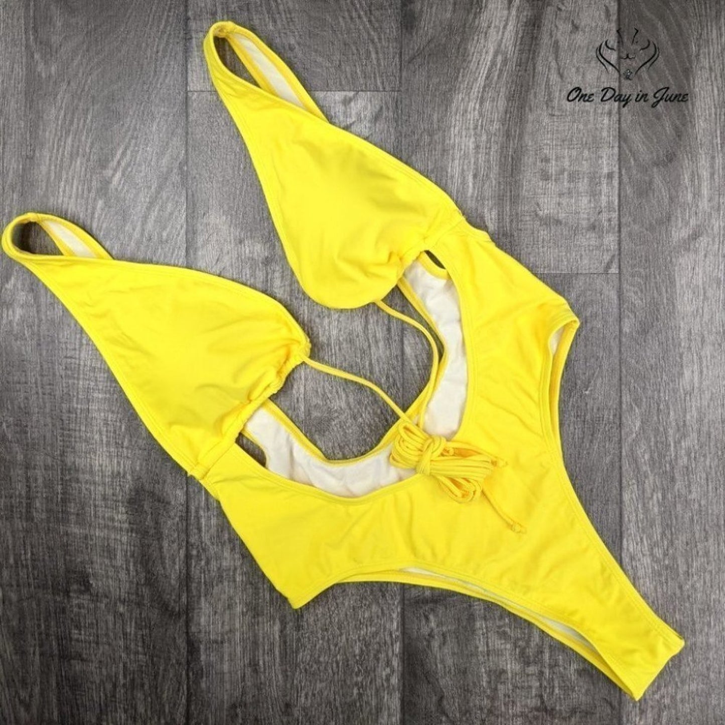 Sovoyontee One Piece Swimsuit Yellow Strappy Cutout Cheeky Plunge NWT Size XL