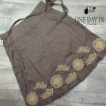 Old Navy Embroidered Cotton Lined Belted Skirt Size 6