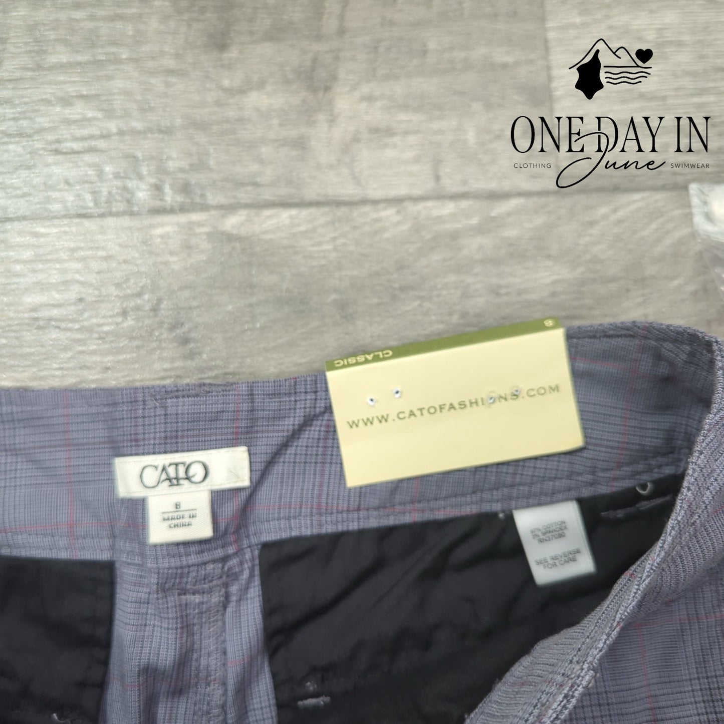 Cato Classic Fit Cropped Pants Size 8