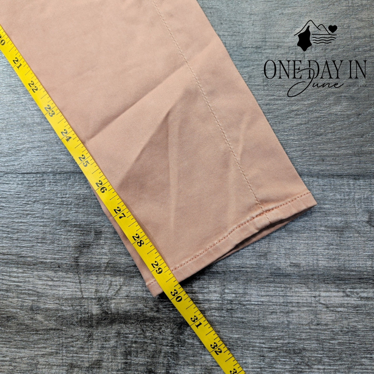 AG Adriano Goldschmied The Prima Mid Rise Cigarette Jeans Pink NWT Size 4 (27)