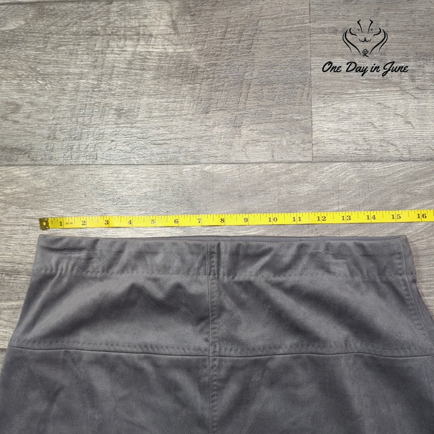 Sophie Max Comfort Waist Faux Suede Mini Skirt Size M
