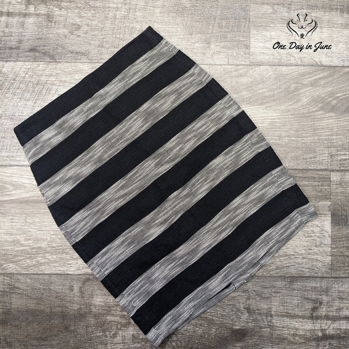 J. Crew The Pencil Skirt Black White Striped Petite Lined Size 0P