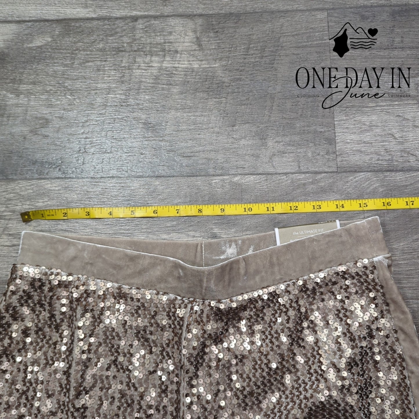 Chico's The Ultimate Fit Ankle Sequin Pants Size Chico's 1 (8)