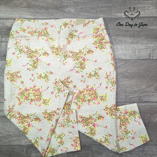 Chico's Ikat Floral Slim Capri Size 2.5 (14)