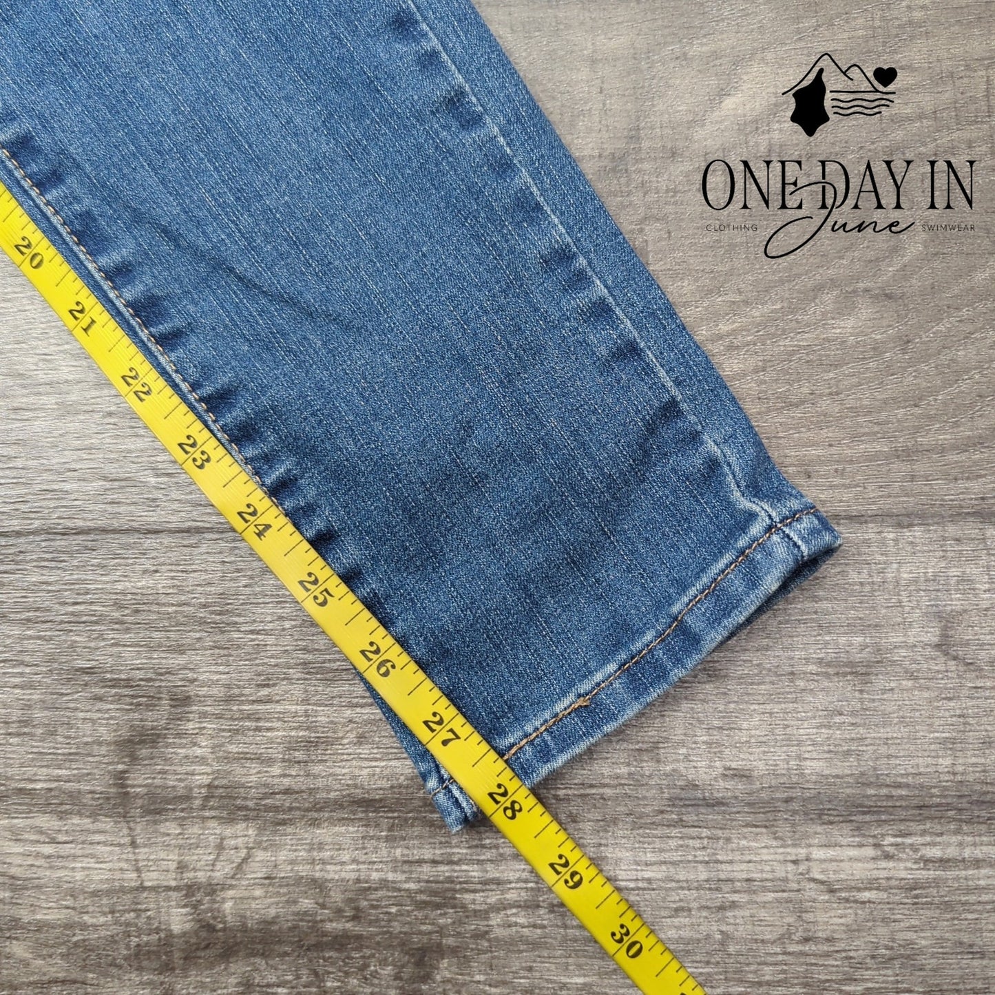 Levi Strauss & Co Perfect Pull On Skinny Jeans Size 6