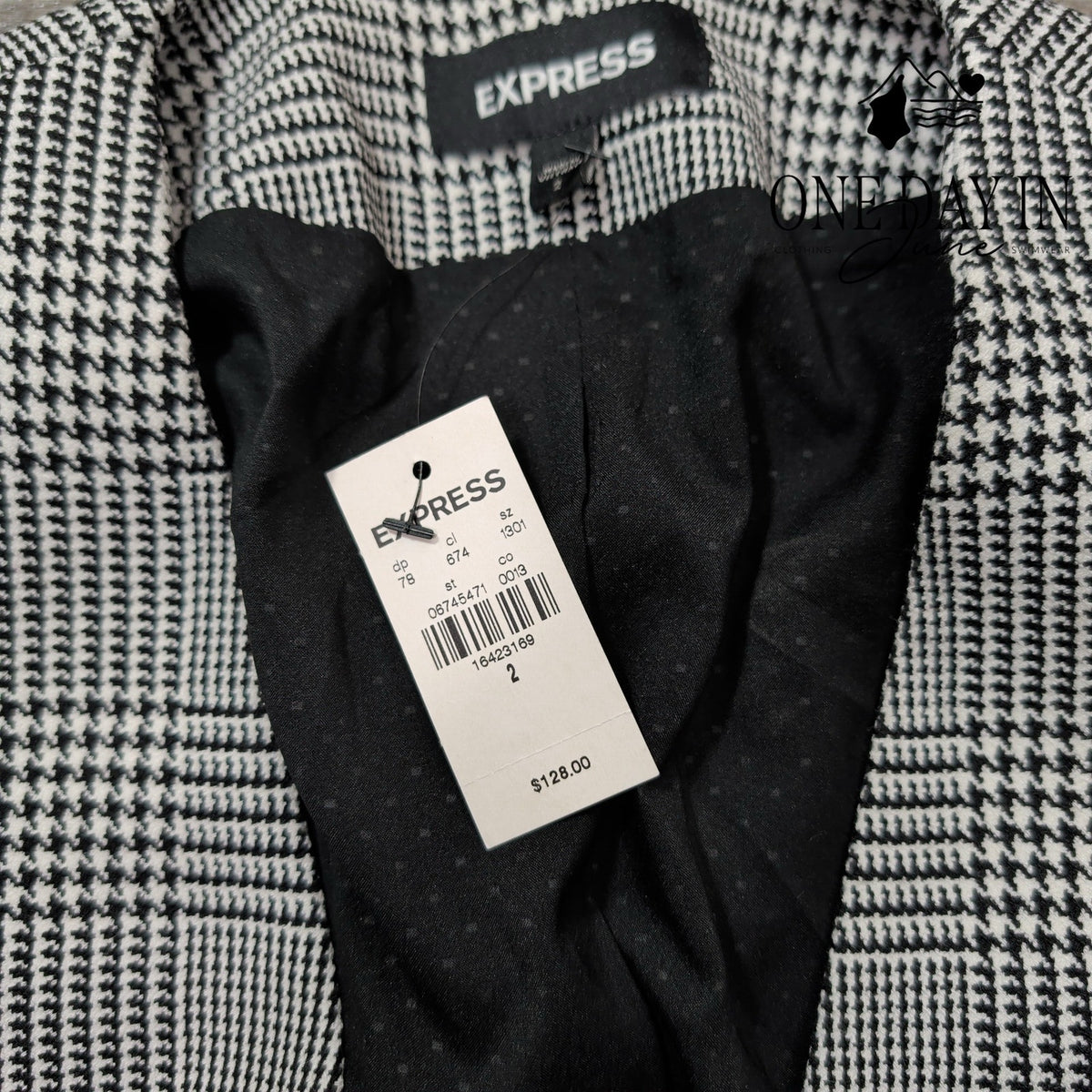 Express Black White Plaid Houndstooth Open Front Blazer NWT Size 2