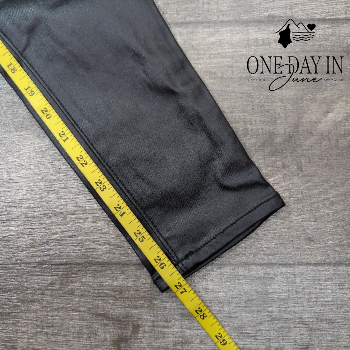 Social Standard Mid Rise Ankle Skinny Faux Leather Jeans Size 4