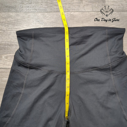 Champion Cropped Yoga Pants Size L