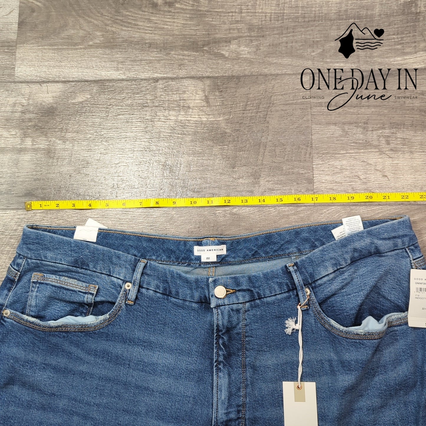 Good American Good 90s Relaxed Jeans Plus Raw Hem Indigo NWT Size 22