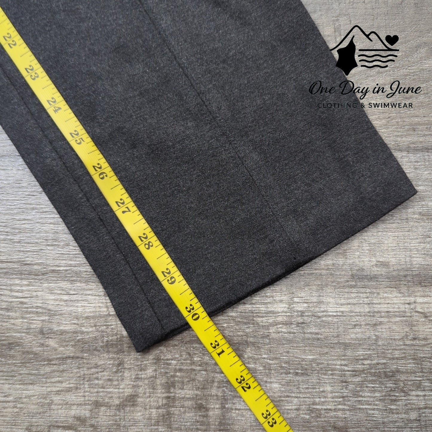 New Direction Slim Leg Pull On Pants Size L