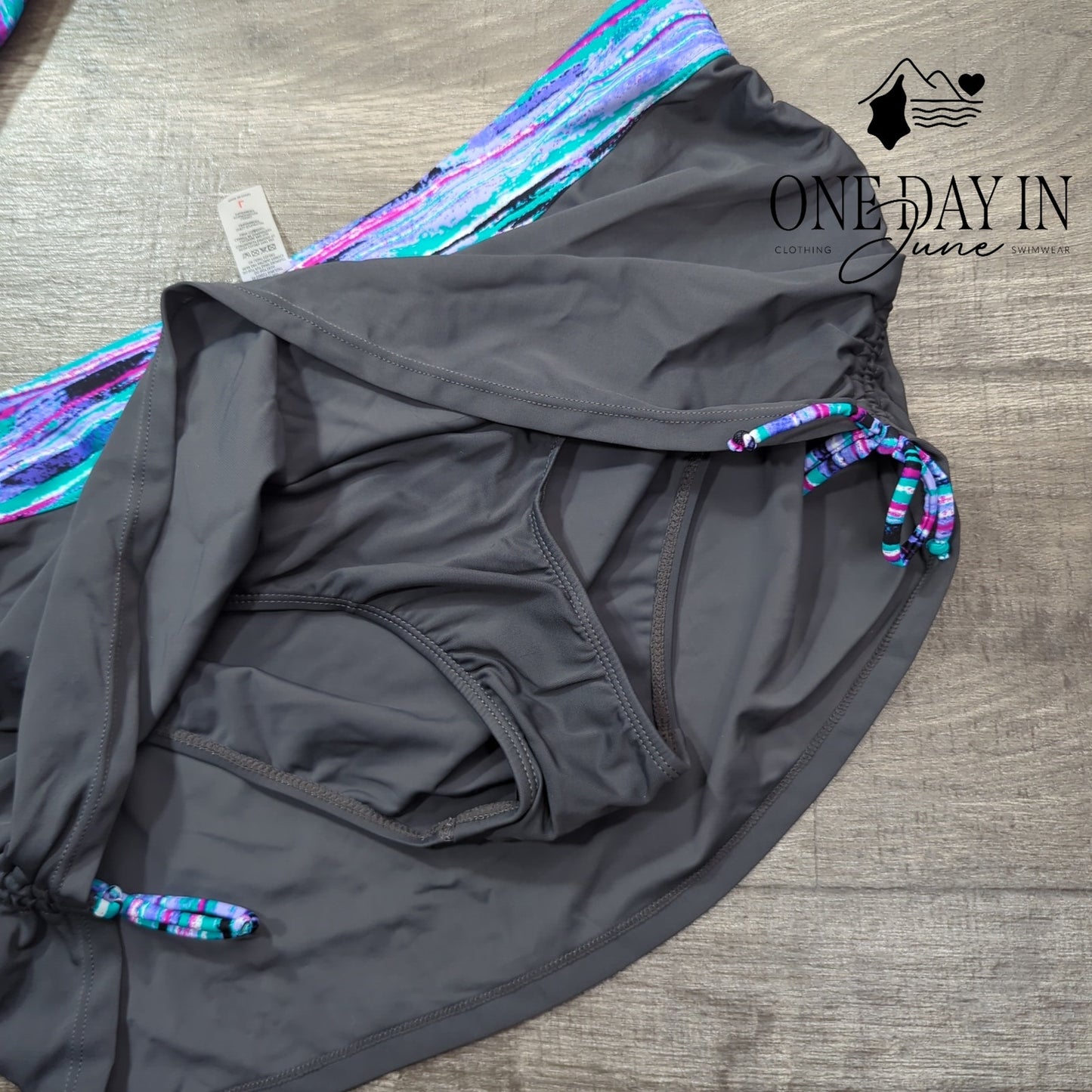 Rekita Skirted Racerback Tankini Swimsuit Size L