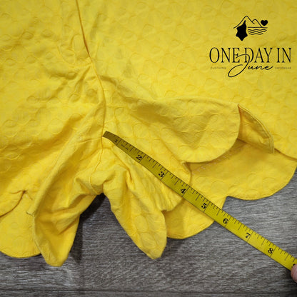 Crown & Ivy Scallop Edge Flat Front Shorts Size 10