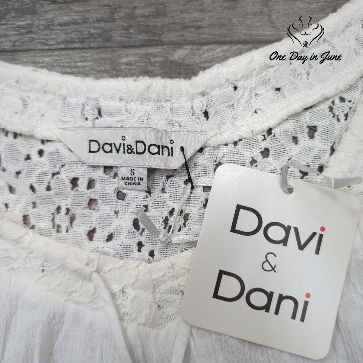 Davi & Dani Lace Crochet Sleeve Blouse White Boho Peasant Top NWT Size S