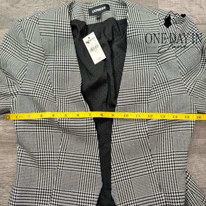 Express Black White Plaid Houndstooth Open Front Blazer NWT Size 2