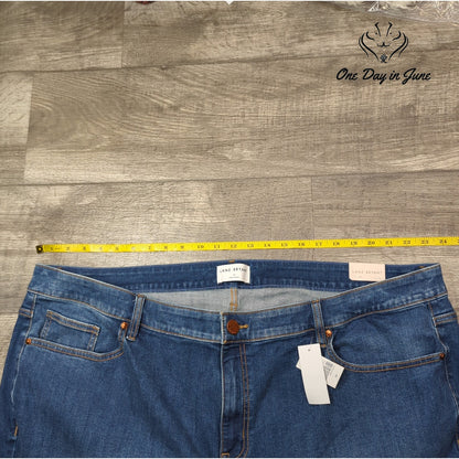 Lane Bryant Plus Size Mid Rise Straight Jeans Size 28