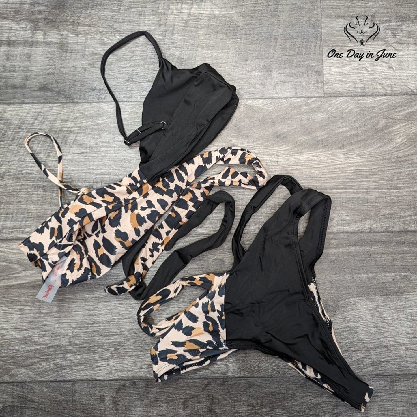 ROMWE Tie Front Tie Bottom Thong Bikini *runs small Size L