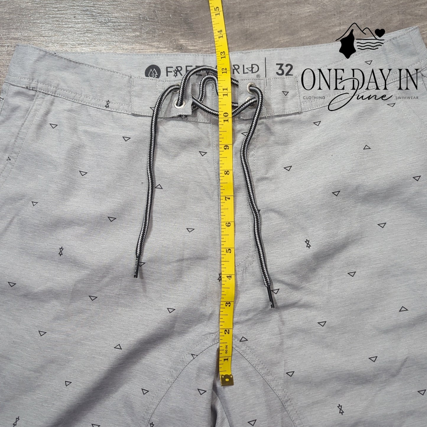 Freeworld Board Shorts Size 32
