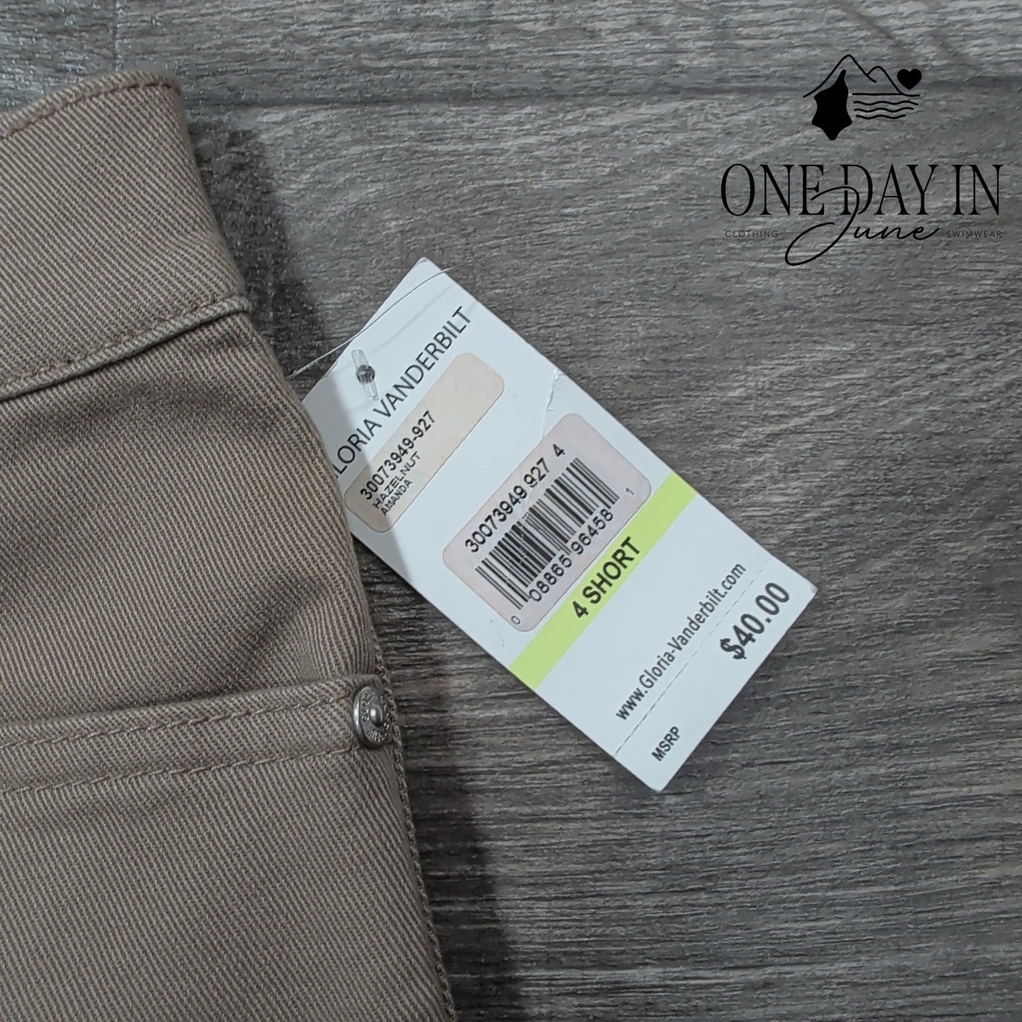 Gloria Vanderbilt Amanda Jeans Hazelnut Tan Tapered Leg NWT $40 Size 4 Short