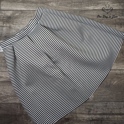Sensational Collection Striped Knee Length Skirt Size XL