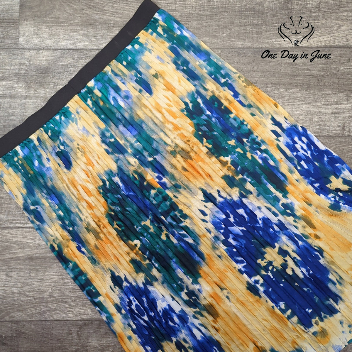 mlle gabrielle Plus Size Pleated Midi Skirt Blue Yellow Abstract NWT Size 3X