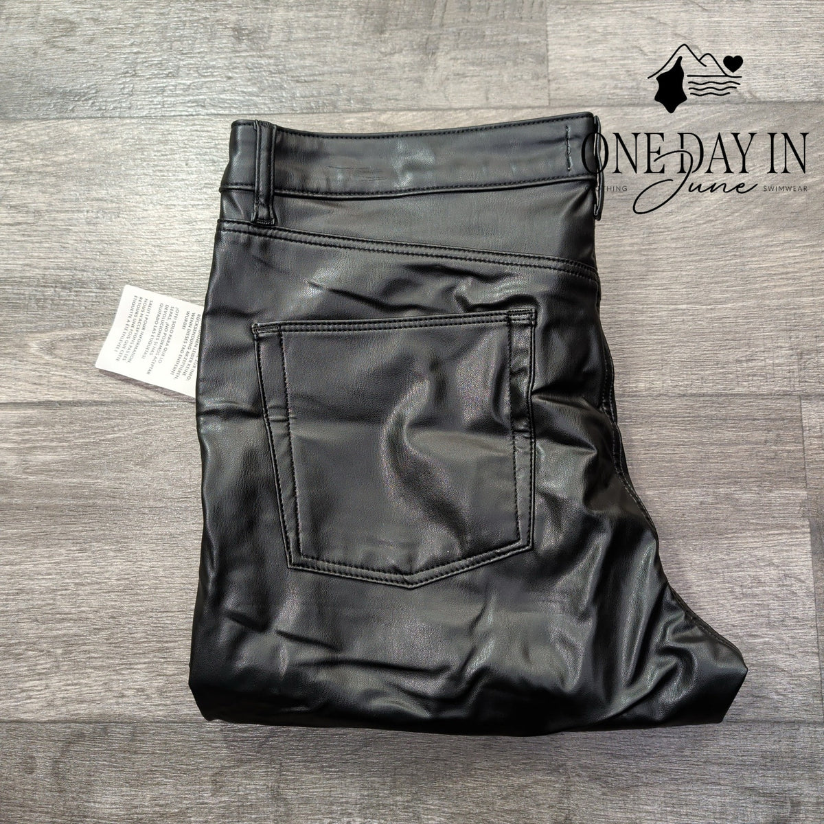 ASOS DESIGN Men's Faux Leather Straight Leg Pants Black NWT Size 38X30