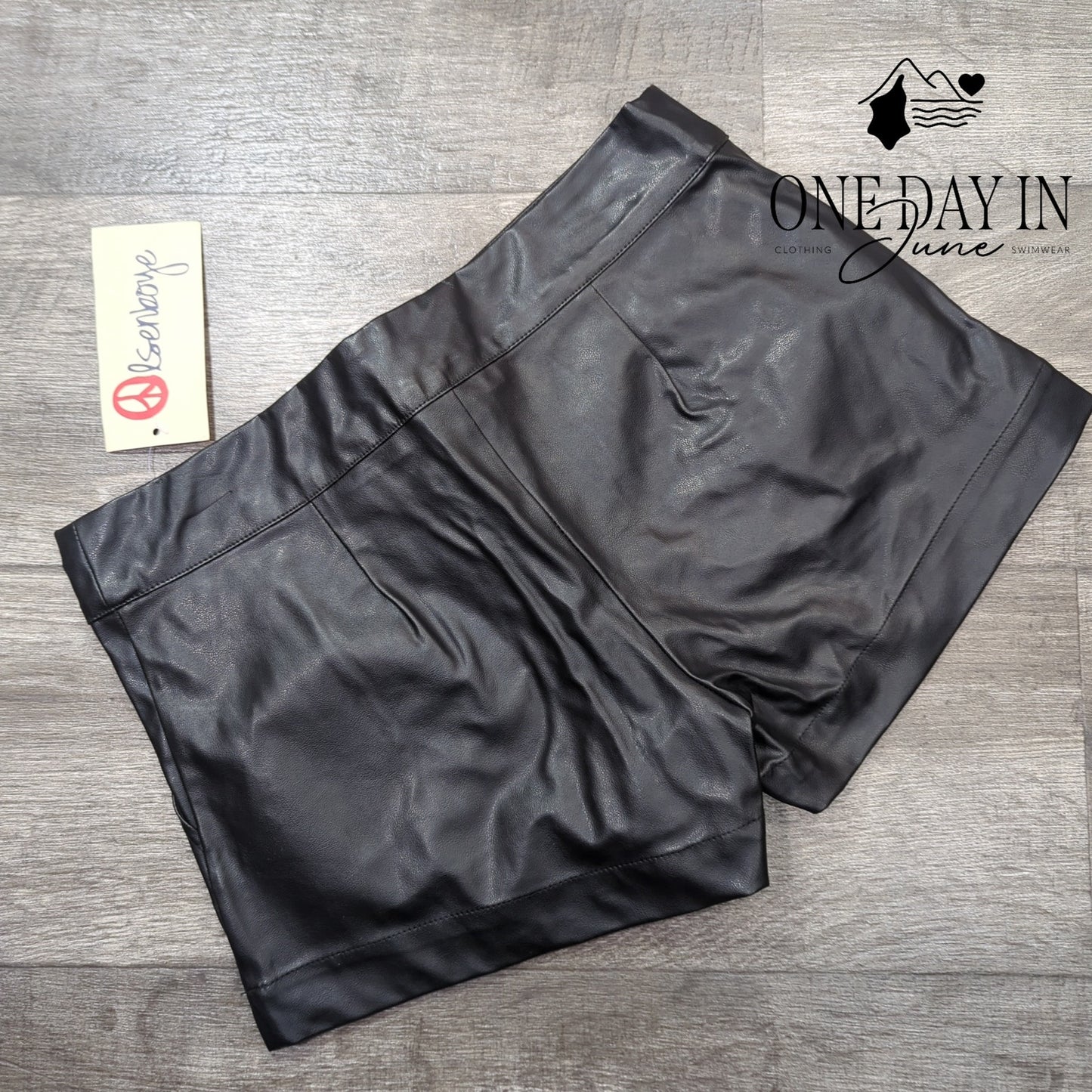 Osenboye Faux Leather Shorts Size 7