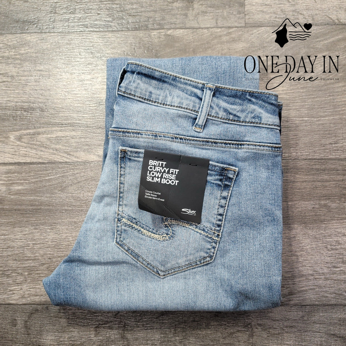 Silver Jeans Co Britt Curvy Low Rise Slim Bootcut Jeans NWT Size 34X31 (18)