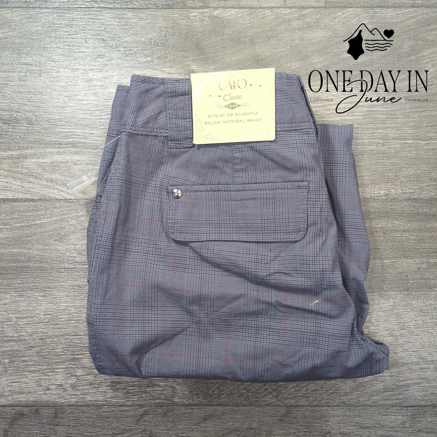 Cato Classic Fit Cropped Pants Size 8