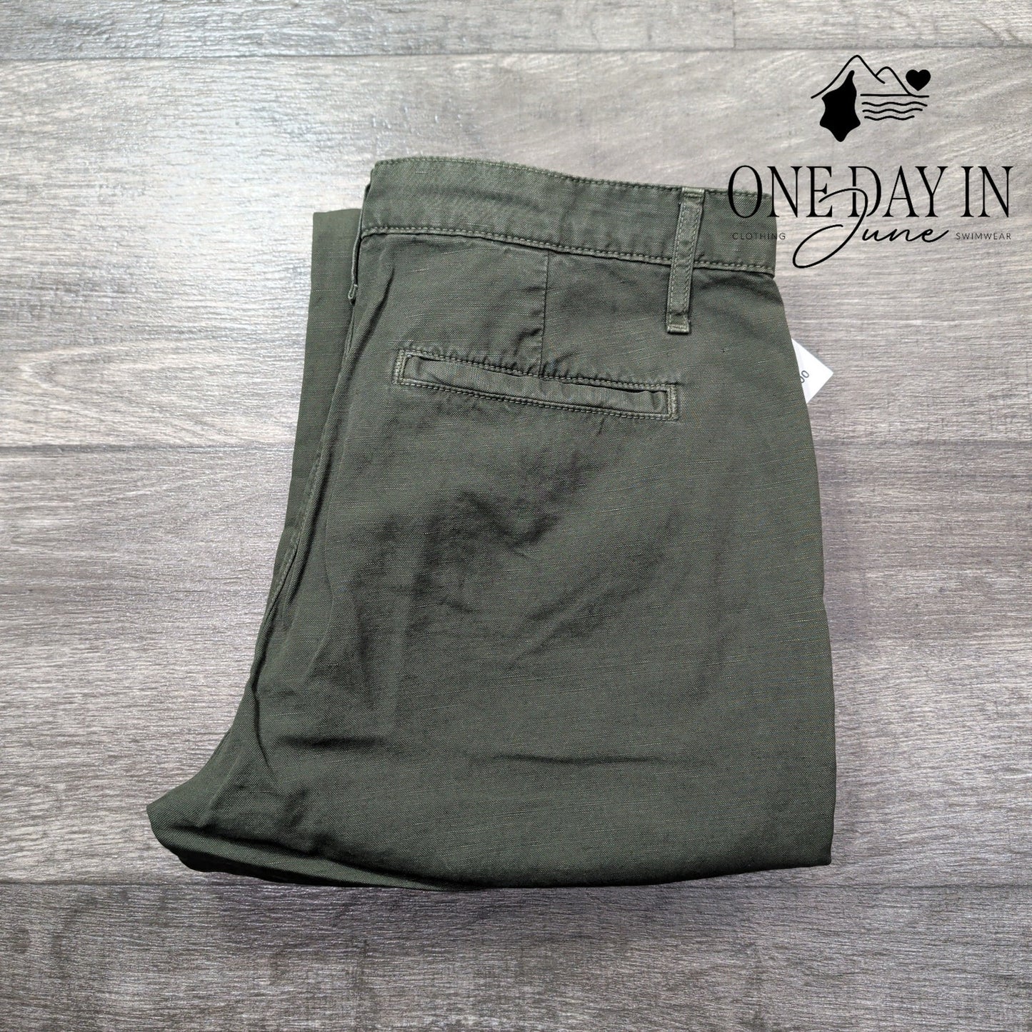 AG Adriano Goldschmied Caden Tailored Trouser Pants Olive Green NWT Size 4 (27)