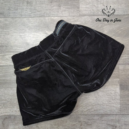 Rock & Republic Black Velvet Pull On High Rise Shorts Size 2