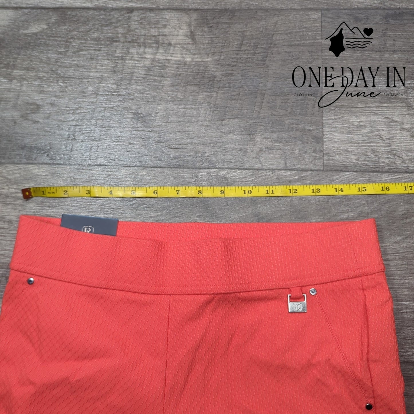 Rafaella Textured Cropped Pants Size 10